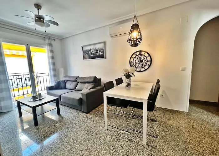 Centrico Y Junto Al Mar!