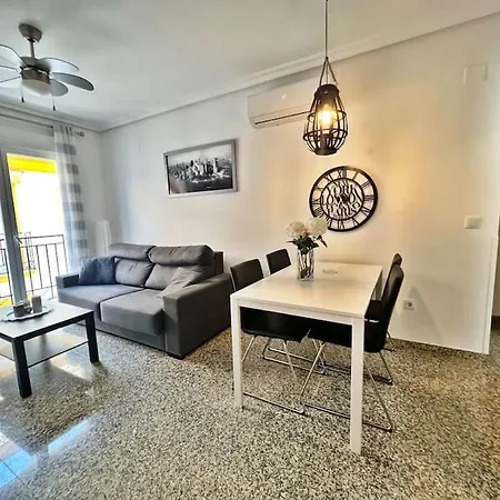 Centrico Y Junto Al Mar!